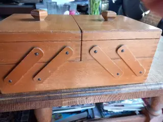 Naaibox - veel bergruimte