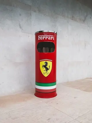 Decoratief object - Ferrari themed Standing Ashtray Bin -