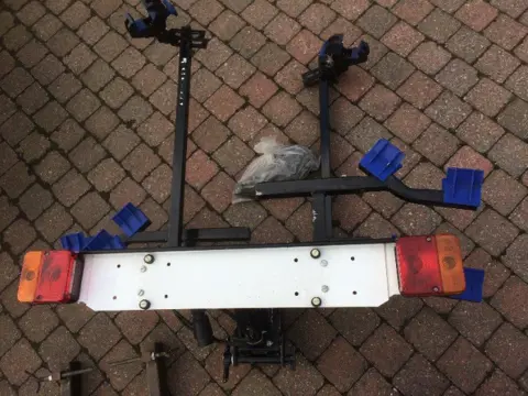 Fietsendrager voor montage op trekhaak met slot voor 2 fietsen