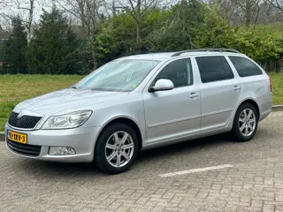 Skoda Octavia Combi 1.2 TSI Tour Business Line 2012 6-bak! Dealer onderhouden! goed rijdend! Ruime a