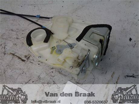 Opel Agila 2008-2015 Rechts achter deurslot met cv