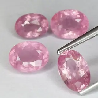 Roze Spinel - 3.59 ct