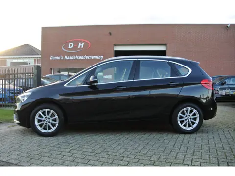 BMW 2-serie Active Tourer 218i Essential leder automaat inruil mogelijk nap