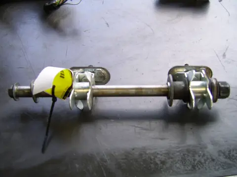 Rear axle Suzuki GSF 400 Bandit 1991 - 1997