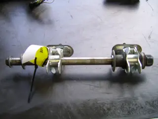 Rear axle Suzuki GSF 400 Bandit 1991 - 1997