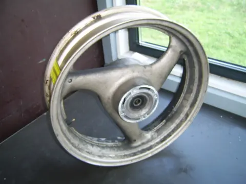 Rear wheel Suzuki GSF 400 Bandit 1991 - 1997