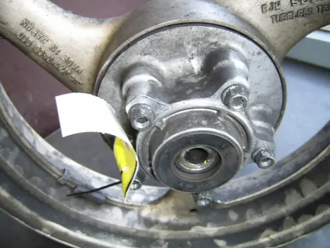 Driven flange Suzuki GSF 400 Bandit 1991 - 1997