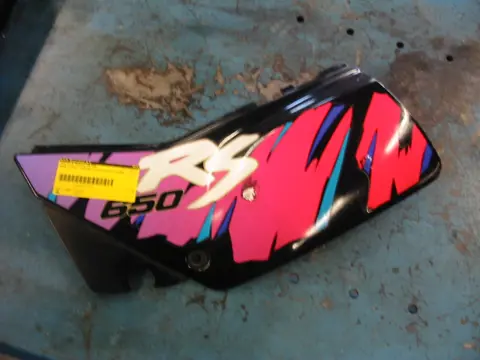 Cowl left rear Suzuki DR 650 1991 - 1995