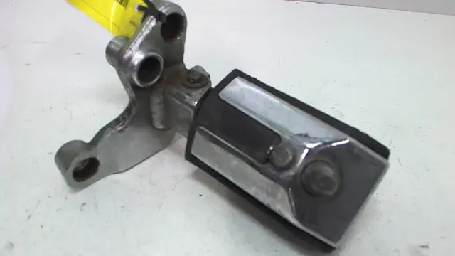 Main step holder right Honda VT 700 750 1986 - 1987