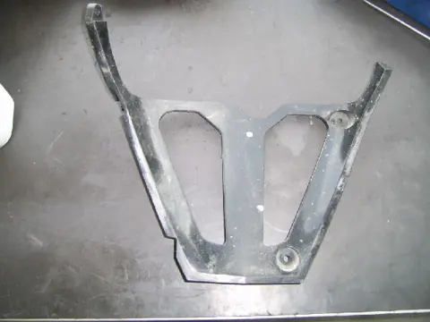 Cowl V shape under Suzuki GSX R 750 2004 - 2005