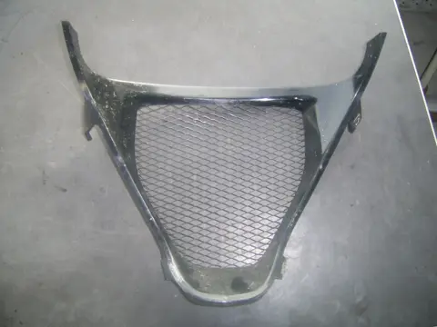 Cowl V shape under Suzuki GSX R 1000 2003 - 2004