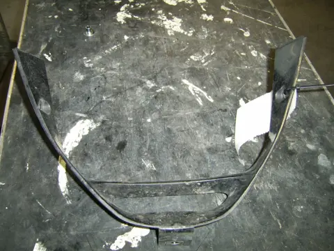 Cowl V shape under Overig Onbekend Unknown 2004 - 2005