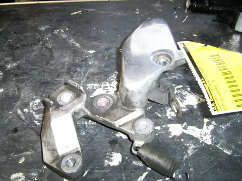 Main step holder right Yamaha YZF 1000 Thunderace 1995 - 2002