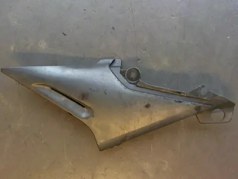 Cowl left small Yamaha XJ 600 Diversion 1997 - 2001