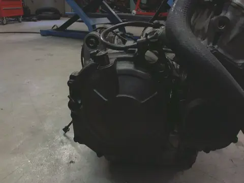 Crankcase cover Clutch side Honda CBR 900 RR 1994 - 1995