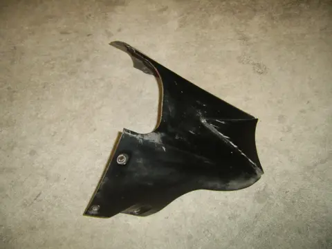 Cowl under Suzuki GSX R 750 1996 - 2000