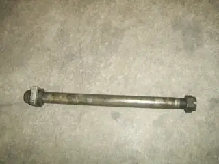 Rear axle Kawasaki ZX 7 R 1996 - 2002