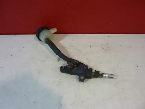 Rear brake master cylinder  Yamaha YZF R6 1998 - 2002