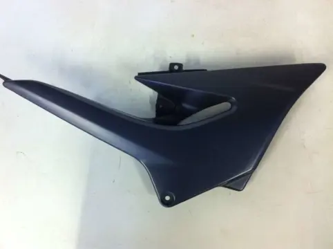 Cowl right Kawasaki ZR 7 1998 - 2003