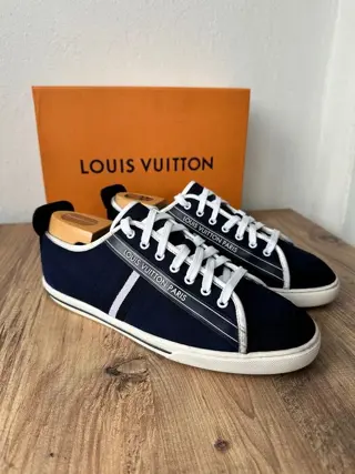 Louis Vuitton - Sneakers - Maat: Schoenen / EU 42