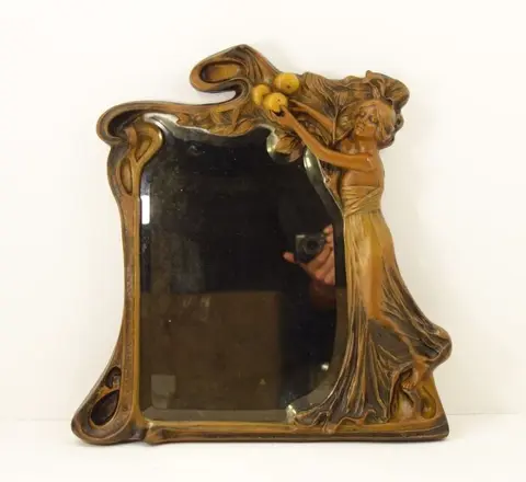 Tafelspiegel gesigneerd gepatineerd brons spelter