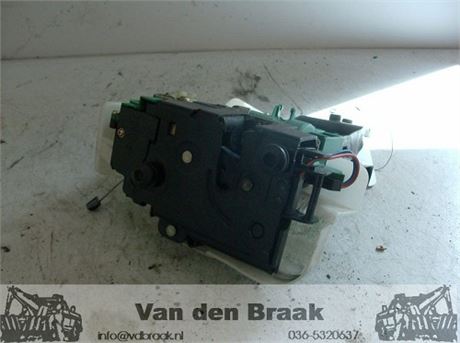 Volkswagen Passat 2000-2005 Deurslot links voor