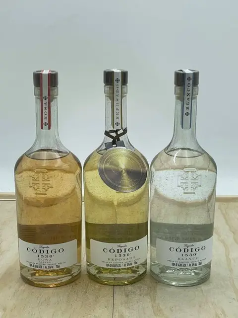 Código - Blanco, Rosa &amp; Reposado tequila - 70cl - 3