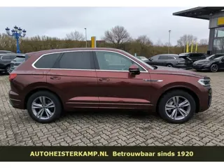 Volkswagen Touareg 3.0 TDI R-Line ACC Luchtvering Comfortstoelen Trekhaak