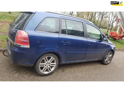 Opel Zafira 1.8 Executive