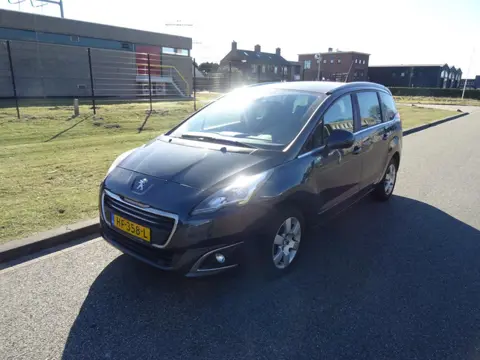 Peugeot 5008 1.2 PureTech Style 5p.