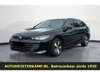 Volkswagen Passat Variant 1.5 eTSI Business ACC Massage Trekhaak LED DAB Camera Digital Cockpit PRO