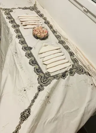 Grote feestelijke of bruiloft 12 servetten en tafelkleed in