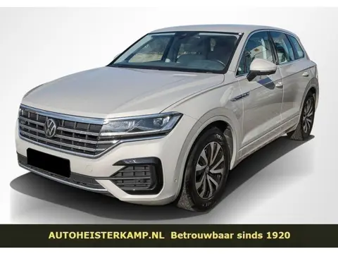 Volkswagen Touareg 3.0 TDI Elegance R-Line ACC Luchtvering Comfortstoelen Head-Up Dynaudio Stuurverw