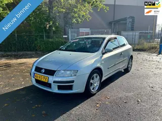 Fiat Stilo 1.4-16V Young ZO INGERUILD DUS ZO WEG PRIJSJE