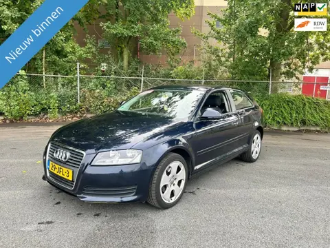 Audi A3 1.6 Attraction Pro Line NETTE AUTO RIJDT EN SCHAKELT TOP