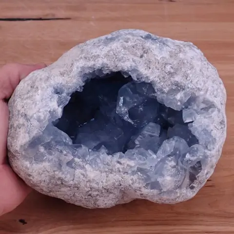 AAA+++ Grote Natuurlijke Celestiet Geode - 180×140×110 mm -