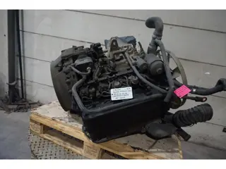 Mercedes-Benz OM904LA EURO3 140 PS (bj 2002)