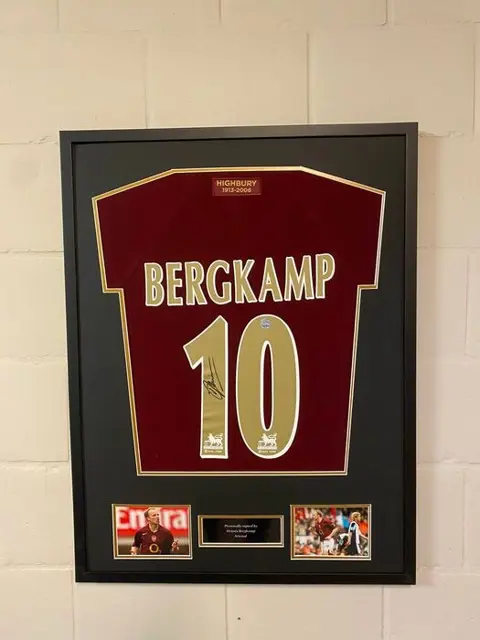 Arsenal - British League - Dennis Bergkamp - 1996 -