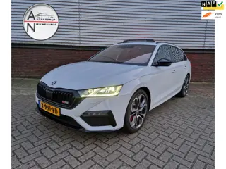 Skoda OCTAVIA RS Head up display Navi Trekhaak