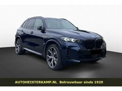 BMW X5 xDrive40i M-Sport 380 PK ACC Head-Up Panoramadak Trekhaak M Stoelen Harman Kardon