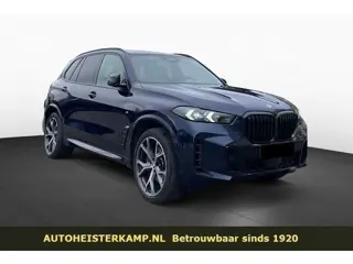 BMW X5 xDrive40i M-Sport 380 PK ACC Head-Up Panoramadak Trekhaak M Stoelen Harman Kardon