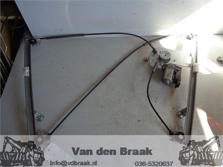 Renault Clio III 3 deurs 2005-2012 Elec raammechaniek rechts