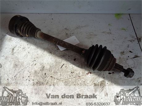 Volkswagen Caddy 2.0 SDi 2004-2010 Aandrijfas links voor