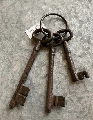 GIETIJZEREN SLEUTELBOS 3 st GROOT STRAK NIEUW