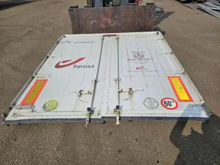 Onbekend Portal with aluminium doors (bj 2010)