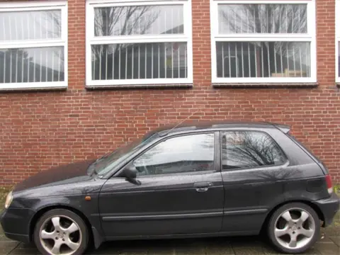 Sloopauto inkoop Den haag Suzuki Baleno voor demontage