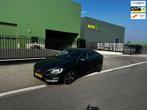 Volvo S60 2.0 D4 Momentum Clima.Navi