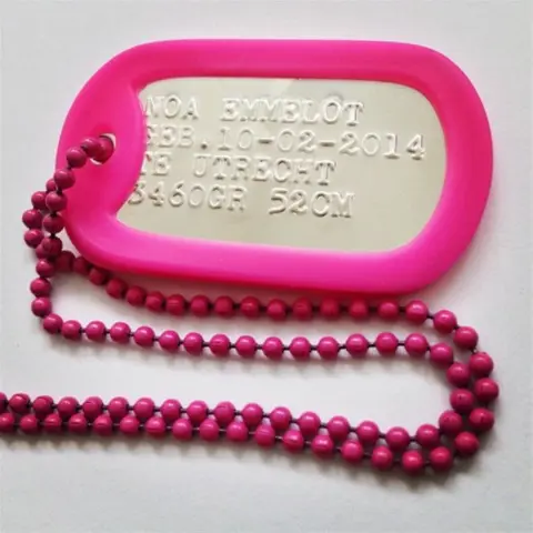 Identiteitsplaatje | Dog-Tag | Naamplaatje € 9,95 GET TAGGED
