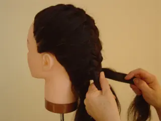 SELFLINE Cursus Opsteken en Vlechten, Modelleren lang haar