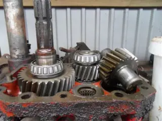 International - aftakas delen 744 745 844 845 856